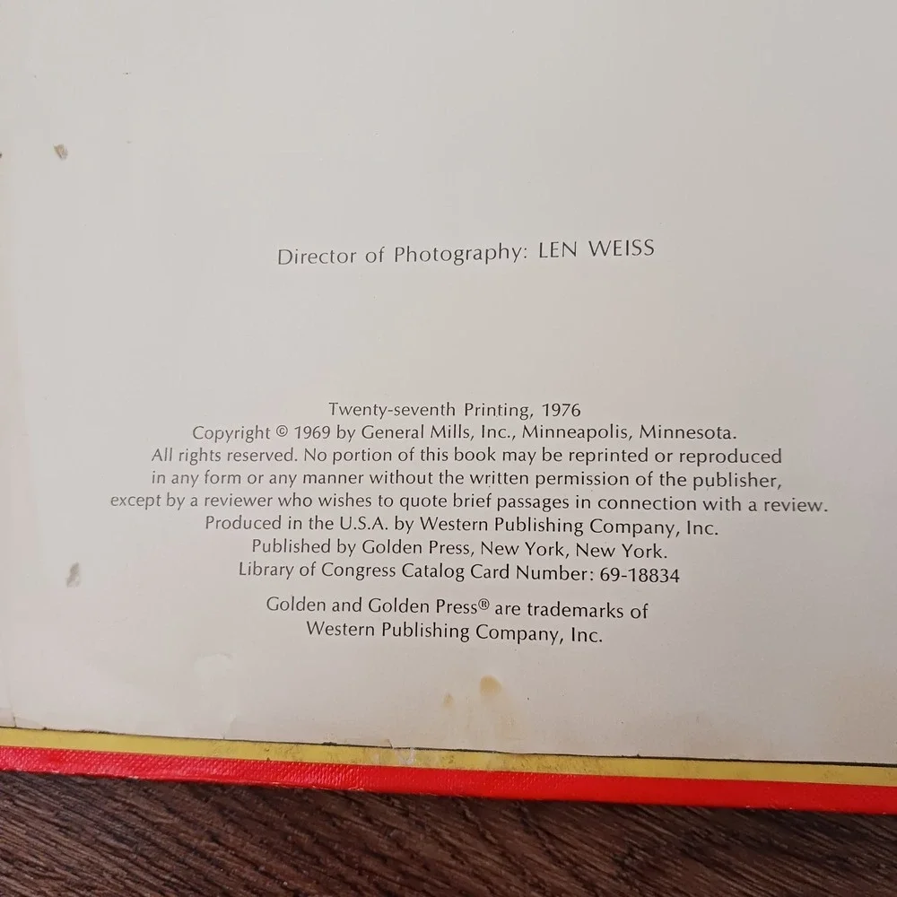 Betty Crocker Cookbook Pie Hardcover 5 Ring Binder 1976 27th Printing Golden